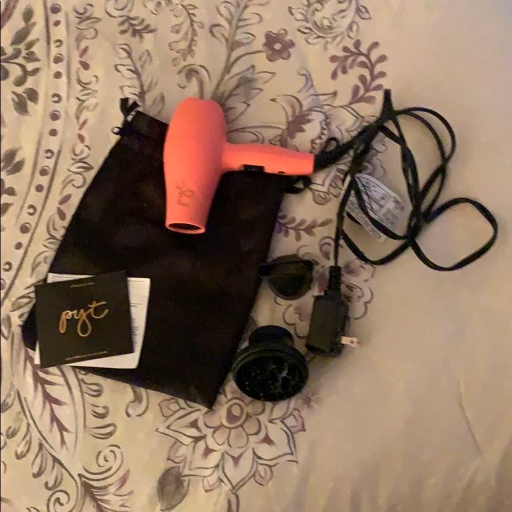 Coral hair dryer new